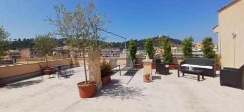 Top Floor Apt with Rooftop Terrace near St. Peter
