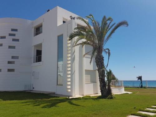 Beautiful s4 waterfront Mahdia with pool in Salakta