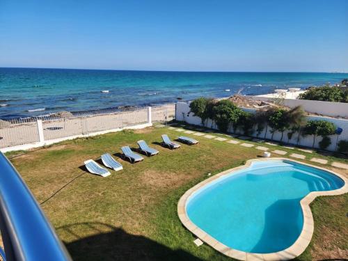 Beautiful s4 waterfront Mahdia with pool in Salakta