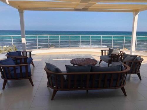 Beautiful s4 waterfront Mahdia with pool in Salakta