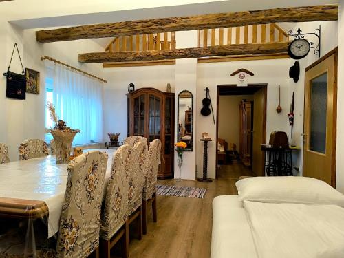 . Holiday House Zoki - Peaceful Stay with Private Parking