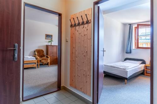 6 twin beds