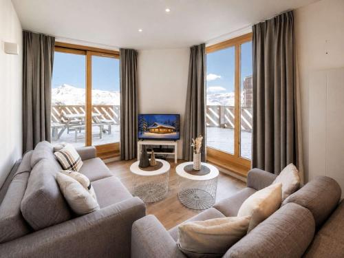 Appart 6 pers. rénové, terrasse sud, ski aux pieds, WiFi, conciergerie