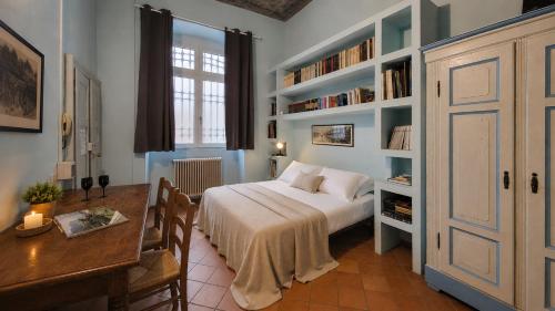 Room 34 by "The House Of Travelers"