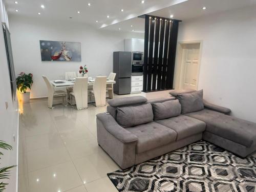 House Lima in Lobito