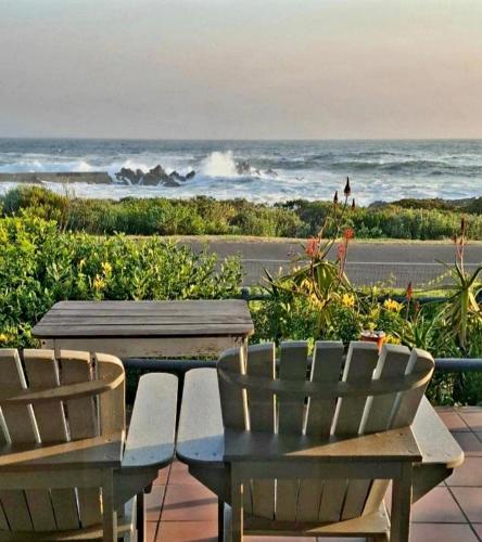 La Mer Seafront Selfcatering Accommodation Kleinmond - Pringle Bay