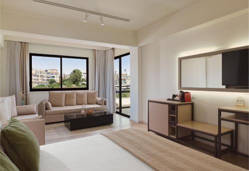 Venus Beach Hotel - image 4