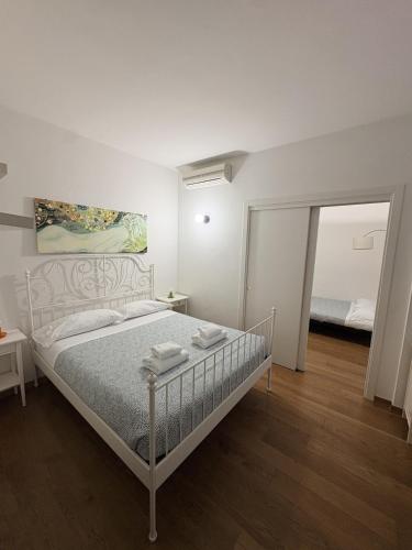 Moderno Apt x4, 5 min da Ponte Vecchio, AC, Wi-Fi, Florence