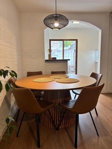 Cozy house by the park with patio and bbq in Malvín