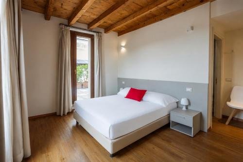 Garda Relais Room Type - Superior Double Room with Terrace or Garden