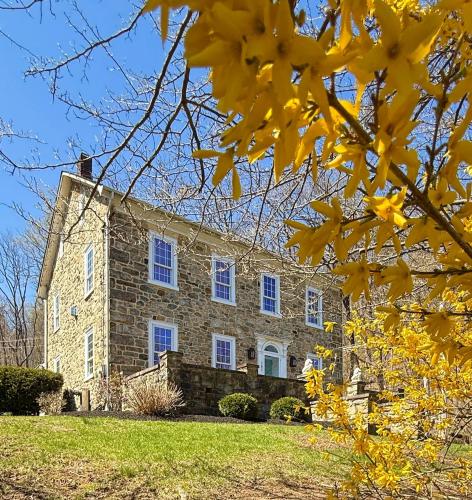 Buitenkant, The Uhler House in Easton