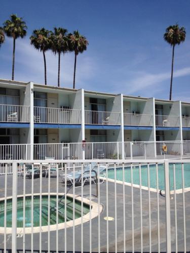 Inn Of Long Beach 3