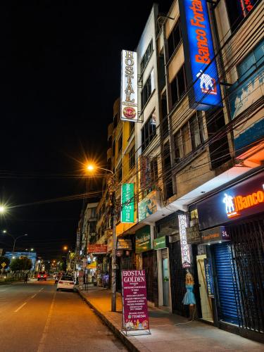Exterior view, Hotel Golden - Ex Clements in El Alto