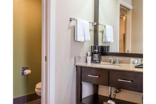 The Douillet by Demeure Hotels Room Type - Room, 2 Double Beds, Non Smoking