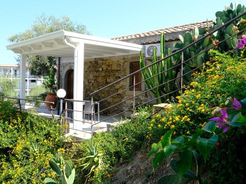 La Casa dei due Ulivi - Oliveri La Casa dei due Ulivi - Oliveri