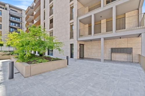 Modern Gasperich Stay Near Cloche dOr in Howald