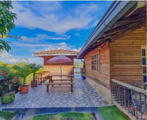 Cabaña Guatapé, WIFI, area de trabajo, muelle privado y acceso directo al lago