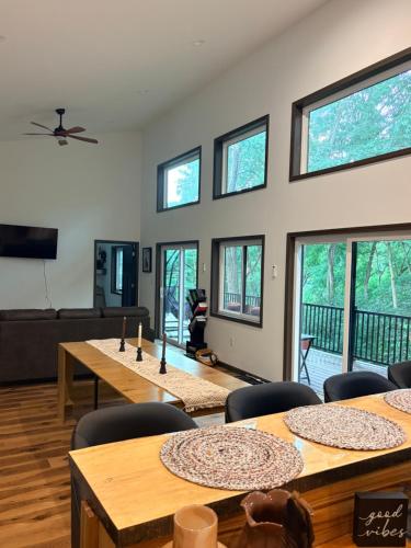 Seadmed, Driftless Destinations in McGregor (IA)