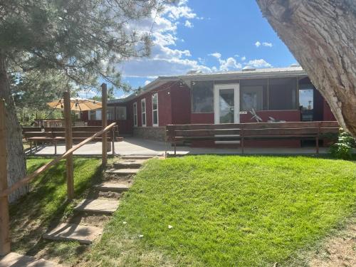 2 bedrooms, 3 beds