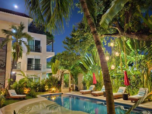Downtown PENTHOUSE in Playa del Carmen for 10 people