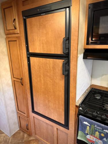 مطبخ, RV Glamping Near Blue Ridge Parkway in تروتفيل