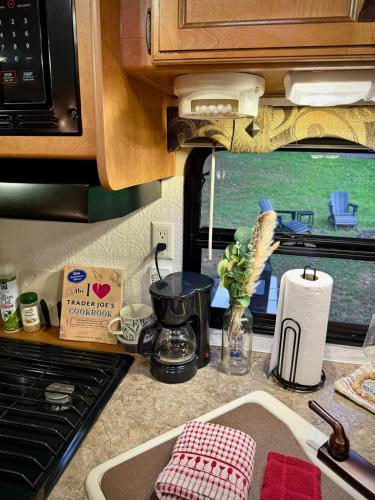 المرافق, RV Glamping Near Blue Ridge Parkway in تروتفيل