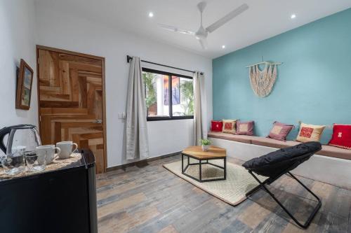 Top Location Downtown + 2 Queen Beds + AC & WiFi