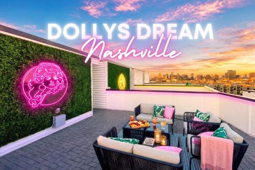 NEW Dollys Dream 12 Beds Downtown Nash Opry Karaoke