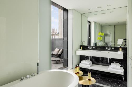 ME London Room Type - 2 Bedroom Ultimate ME + Duplex Penthouse