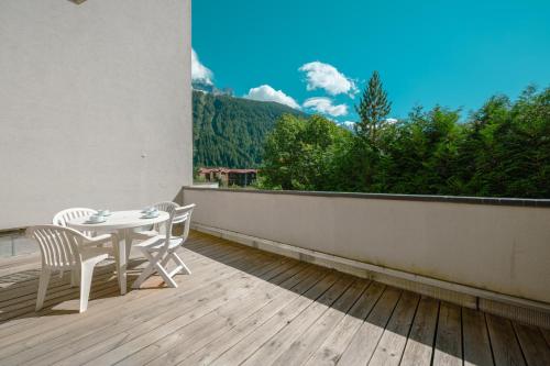 Le Cristal MB5 Pool & Parking - Happy Rentals