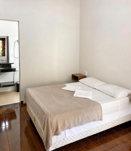 1 double bed, 1 twin bed