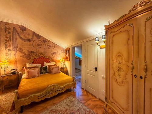 Chateau D'Amour Luxury Boutique - image 5