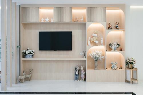 โช ชนา โฮมเทล ภูเก็ต โอลด์ทาวน์ (Chochana Hometel Phuket Old Town) near เกาะไม้ท่อน