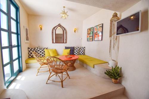 Cumbia Frigiliana House