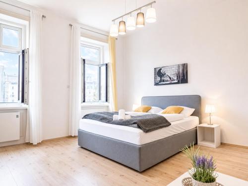 Affordable 2 Apts for 14P, 4BR Great for Families, Vienna