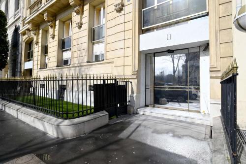 Romantic And Refined Accommodation in the heart of Paris