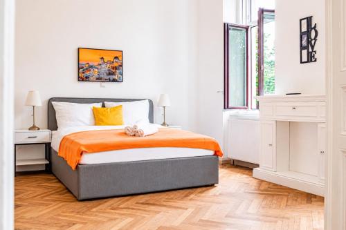 Cozy 2BR Apt with TV & Netflix, Steps from AKH, Vienna