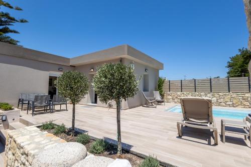 Swimming pool, Eltynia Luxury Villa in Nikos Kazantzakis