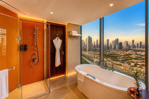Bathroom, Millennium Central Downtown - Dubai in Downtown Dubai