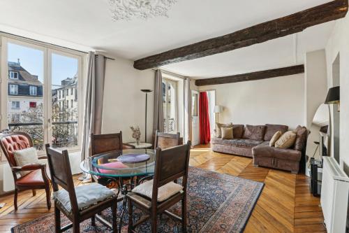 ID 1023 - Panthéon, rue Cardinal Lemoine