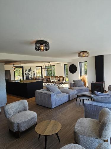 Les Terrasses de Laloux - 14 personnes - entièrement climatisé - piscine gîte à louer Namur
