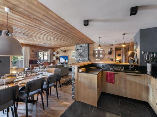Appartement contemporain près des pistes à Val d'Isère, 4 chambres, cheminée, parking inclus
