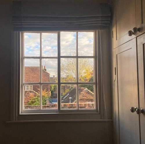 Historic Cottage in Heart of Farnham nr the Castle in Farnham