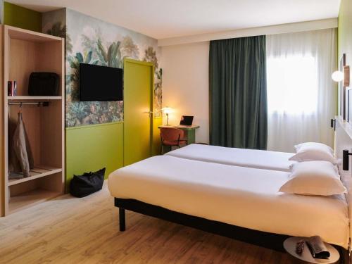 2 twin beds