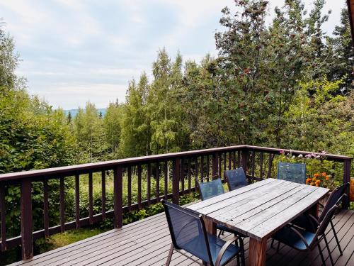Moose Mountain Cabin- Cozy retreat with aurora views in College (AK)