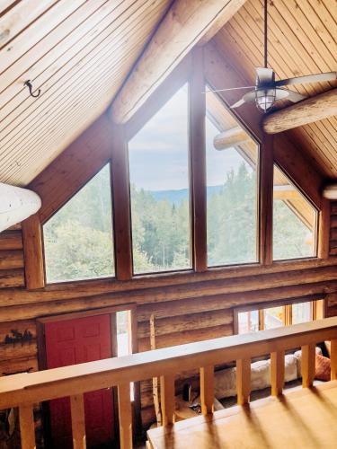 Moose Mountain Cabin- Cozy retreat with aurora views in College (AK)