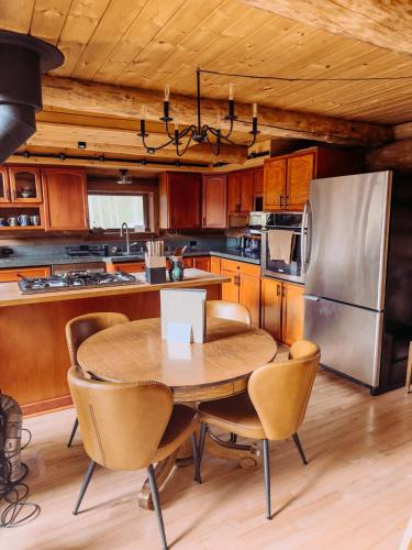 Moose Mountain Cabin- Cozy retreat with aurora views in College (AK)