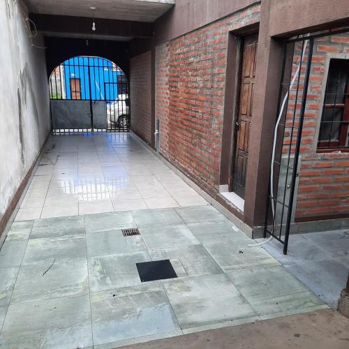 Casa 7 personas y 2 autos cocina patio asador in Palpala