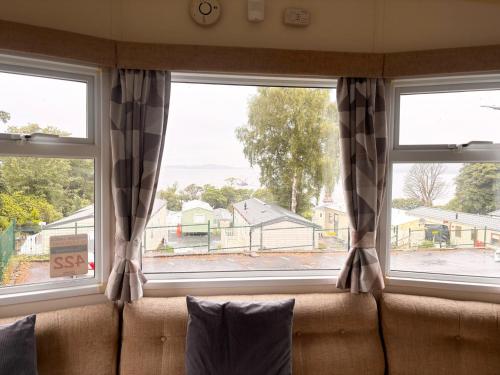 Lodge with stunning view in Wymess Bay in Скелморлі