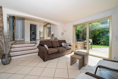 Villa mediterraneenne avec piscine et jardin in Le Bonfin